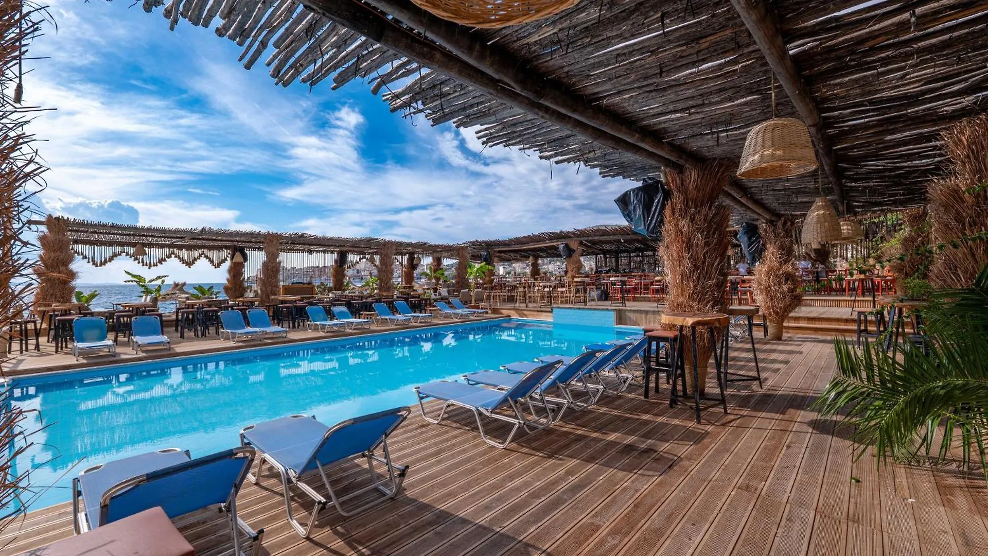 Grand Hotel Saranda 4*, Sarande