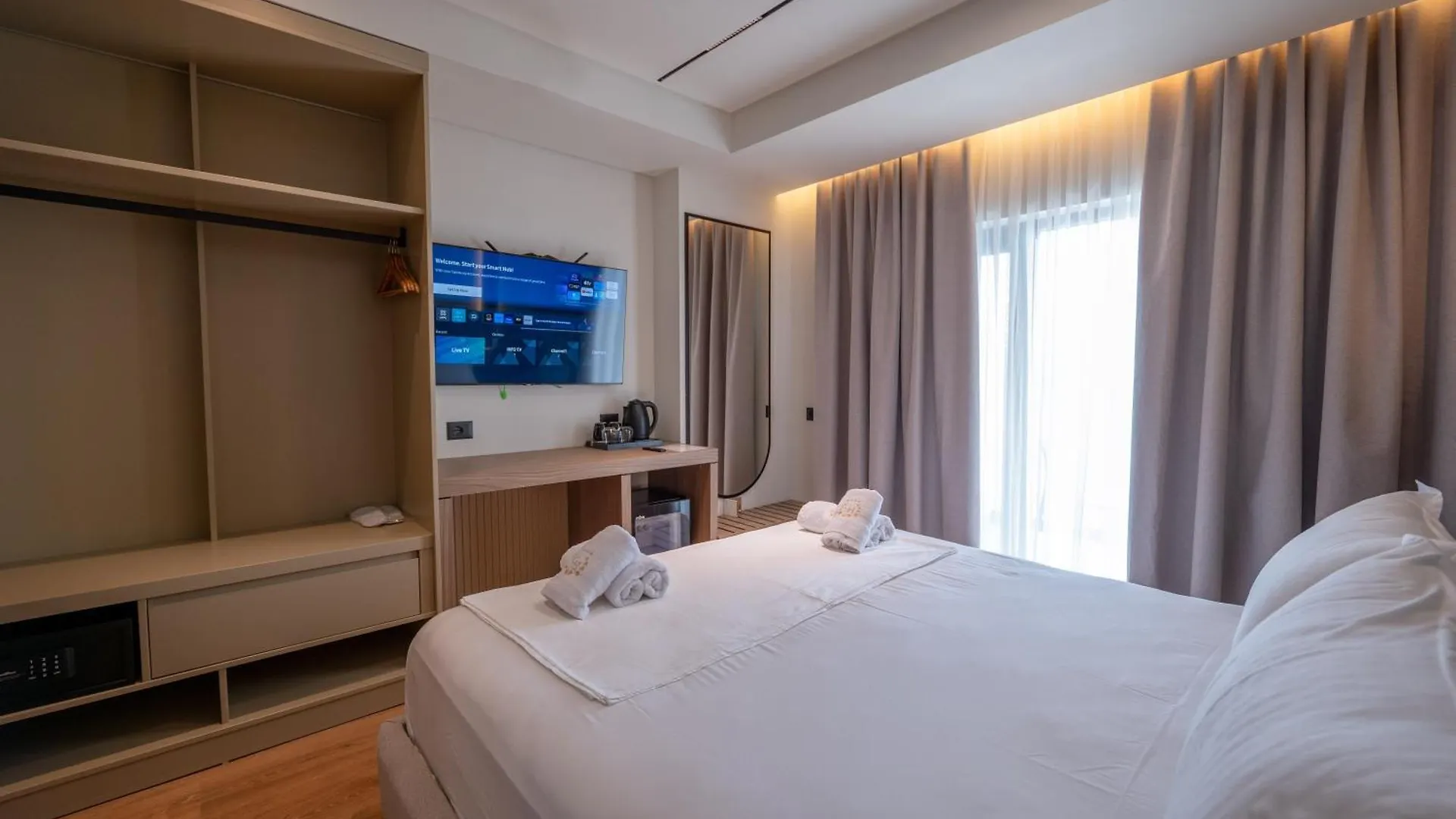 Grand Hotel Saranda Sarande